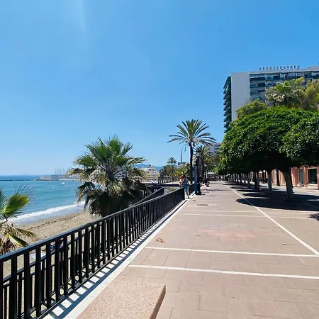 Apartment On The First Line Of The Sea With A View And Free Parking