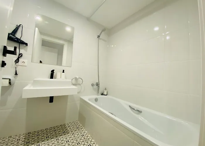 On The First Line Of The Sea With A View And Free Parking Marbella