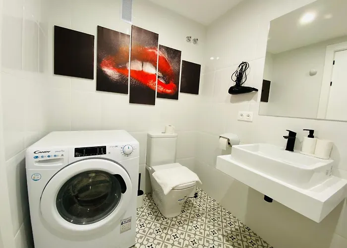 Apartamento On The First Line Of The Sea With A View And Free Parking Marbella