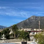 Apartamento On The First Line Of The Sea With A View And Free Parking Marbella