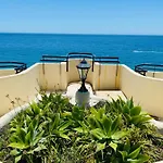 Apartamento On The First Line Of The Sea With A View And Free Parking
