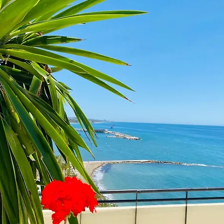Apartamento On The First Line Of The Sea With A View And Free Parking *