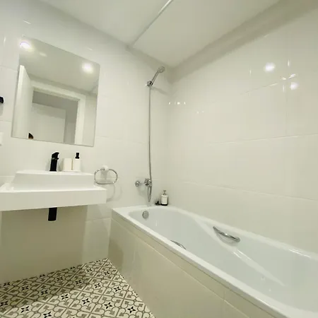 On The First Line Of The Sea With A View And Free Parking Marbella