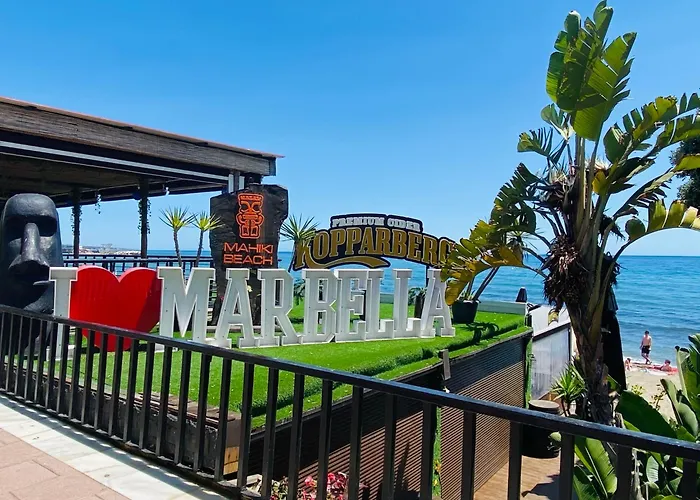 On The First Line Of The Sea With A View And Free Parking Апартаменти Марбелья