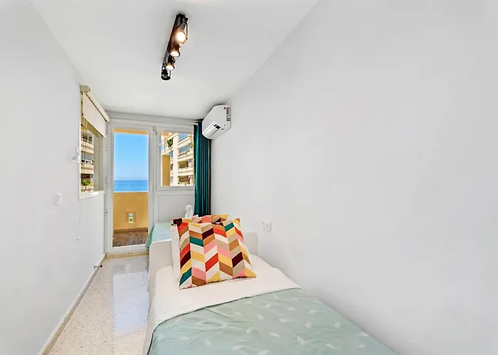 Апартаменти On The First Line Of The Sea With A View And Free Parking