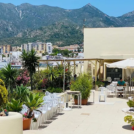 شقة On The First Line Of The Sea With A View And Free Parking ماربيا