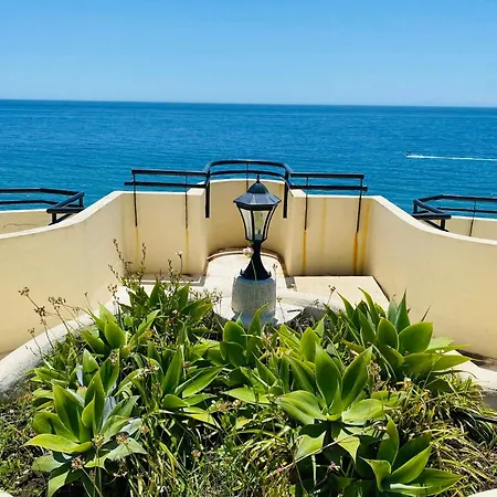 شقة On The First Line Of The Sea With A View And Free Parking